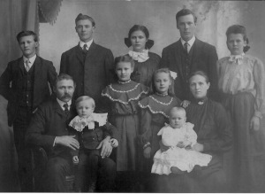 Henry and Mary VonLanken and family 1905